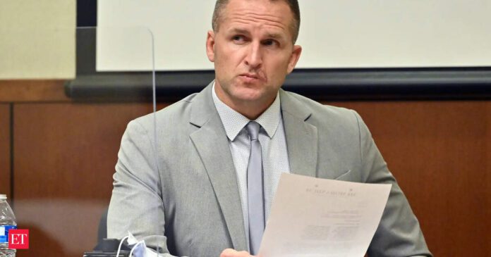 Former Louisville officer sentenced to nearly 3 years in prison for excessive force in Breonna Taylor raid
