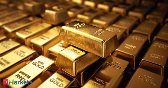 Gold falls below Rs 1 lakh, trades near two-week low. Analysts predict further downside