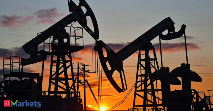 Oil prices fall nearly 2% on oversupply and weaker US demand
