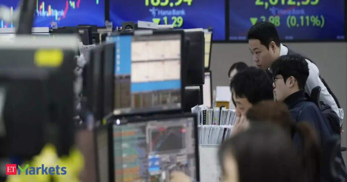 South Korean shares hit record high as Samsung Electronics jumps