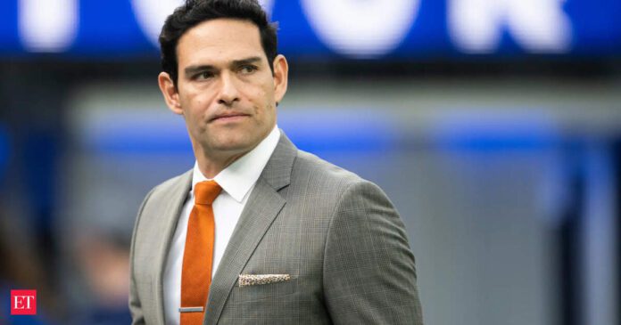 Sports world reacts after Mark Sanchez stabbed in Downtown Indianapolis; friends, teammates, and fans flood social media with support