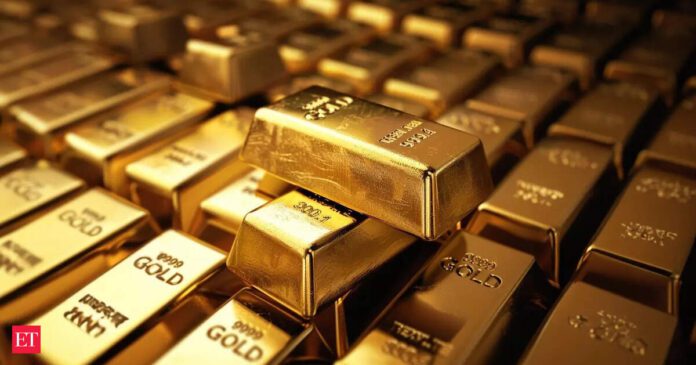 India revises up base import price of gold and vegetable oils