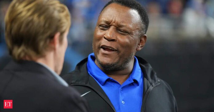 Barry Sanders rushed 15,269 yards in 10 seasons, retired 1,457 yards from NFL record
