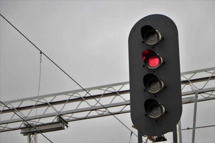 Bears Battle Critical Support Zone as BTC, Stock, and Gold Volatility Indices Surge